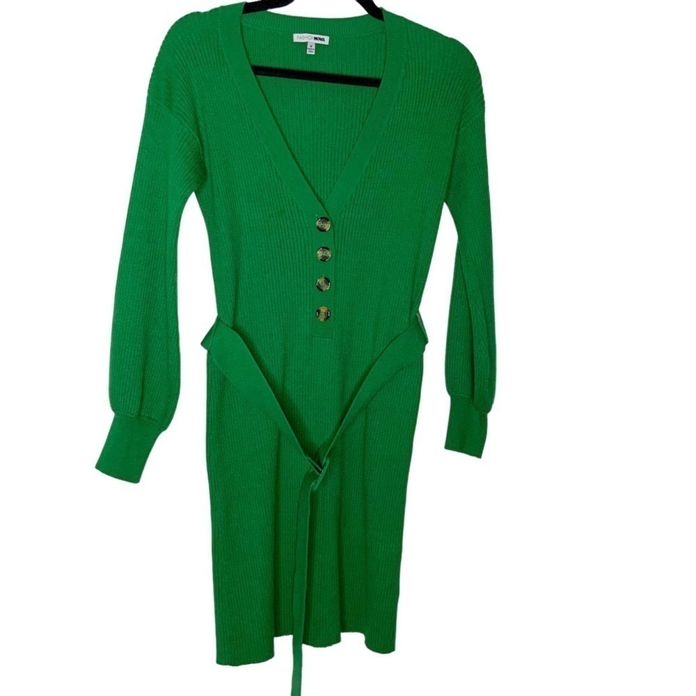 Fashionnova green sweater dress with belt. Size M